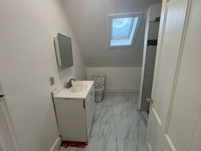 24 Belmont St, Unit 1 in Lawrence, MA - Building Photo - Building Photo