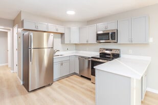 487 Ocean Blvd in Hampton, NH - Building Photo