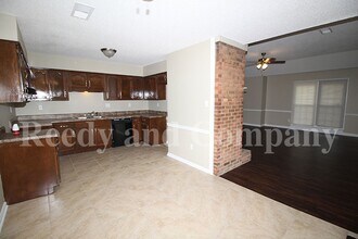 Welcome to 3829 Northcliff Drive! in Memphis, TN - Building Photo - Building Photo