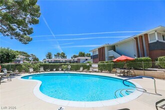 683 Oakmont Ave in Las Vegas, NV - Building Photo - Building Photo