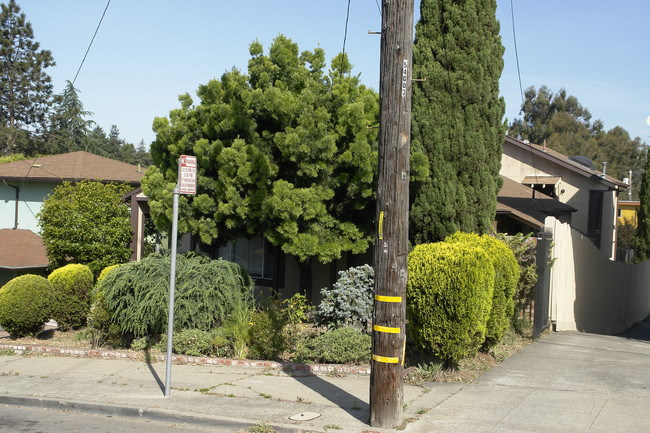 3401 69th Ave in Oakland, CA - Foto de edificio - Building Photo