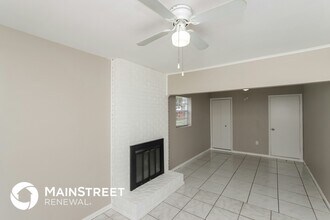 4395 Sherwood Blvd in Melbourne, FL - Foto de edificio - Building Photo