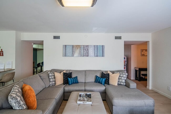 6411 E Thunderbird Rd in Scottsdale, AZ - Building Photo - Building Photo