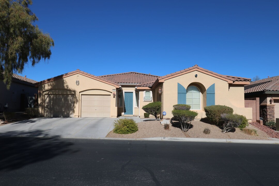 7182 W Mirkwood Ave in Las Vegas, NV - Building Photo