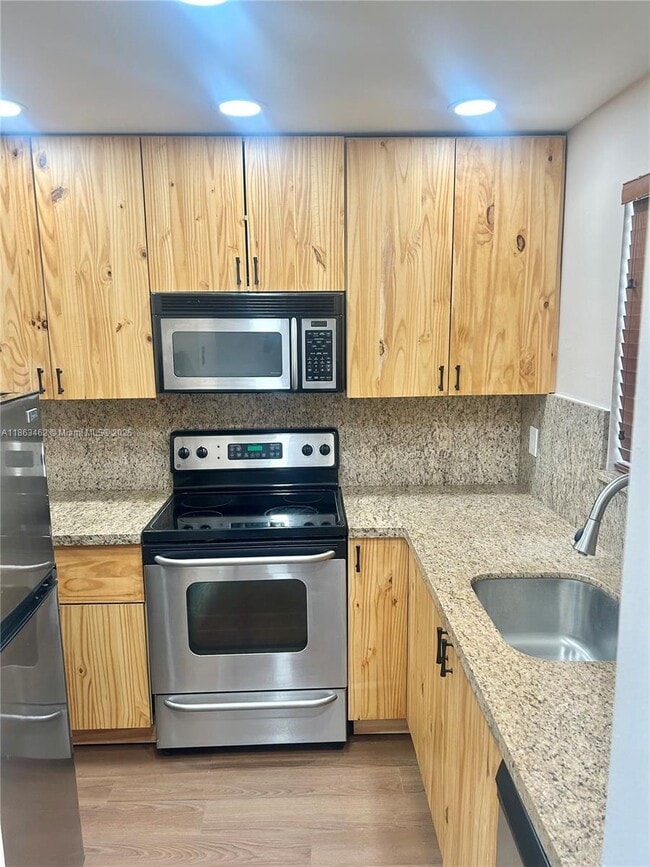 1051 SW 1st St in Miami, FL - Building Photo - Building Photo