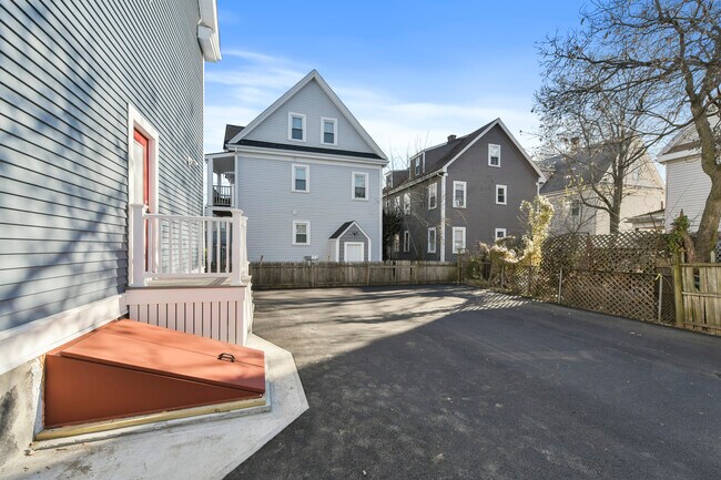 4 Benson St in Boston, MA - Foto de edificio - Building Photo