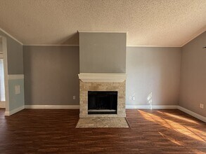 1116 Hidden Creek Dr in Mansfield, TX - Building Photo - Building Photo