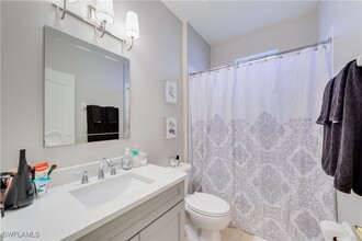 20599 Ardore Ln in Estero, FL - Foto de edificio - Building Photo