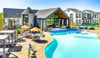 Farmstead in Eugene, OR - Building Photo