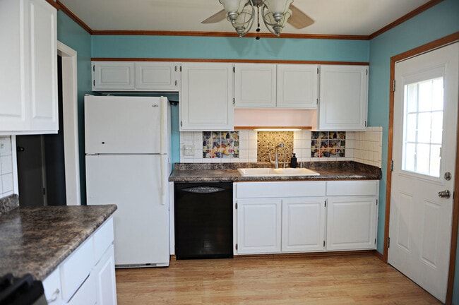 1425 Highland Blvd in Hoffman Estates, IL - Building Photo - Building Photo