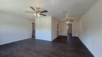 8534 Addison Rd in Jacksonville, FL - Building Photo
