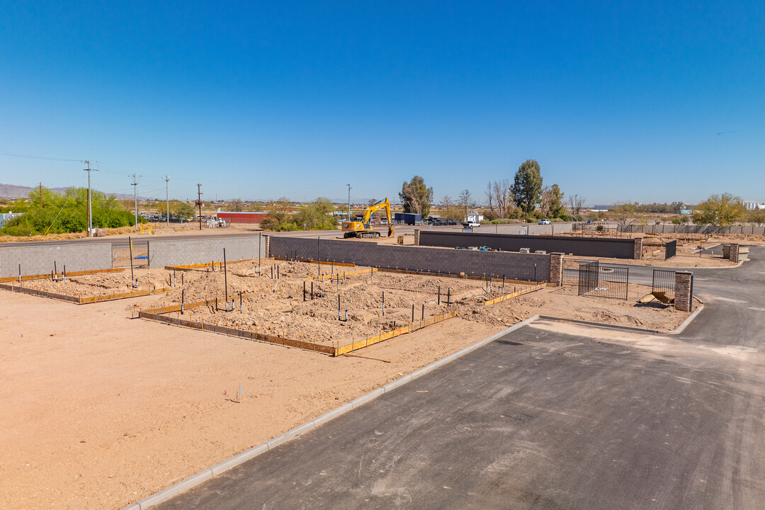 Bungalows at Lakin Park in Goodyear, AZ - Building Photo