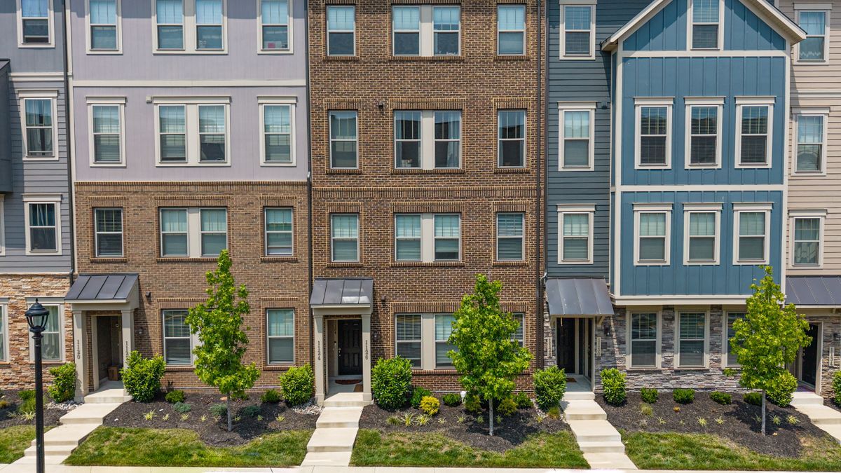1126 Madeira Terrace SE in Leesburg, VA - Building Photo