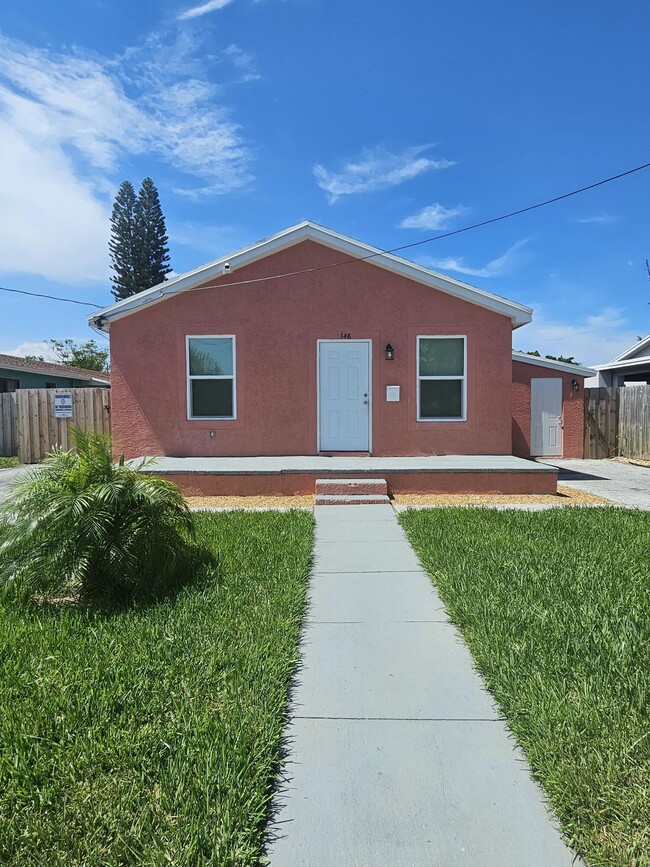 property at 148 W 14th St