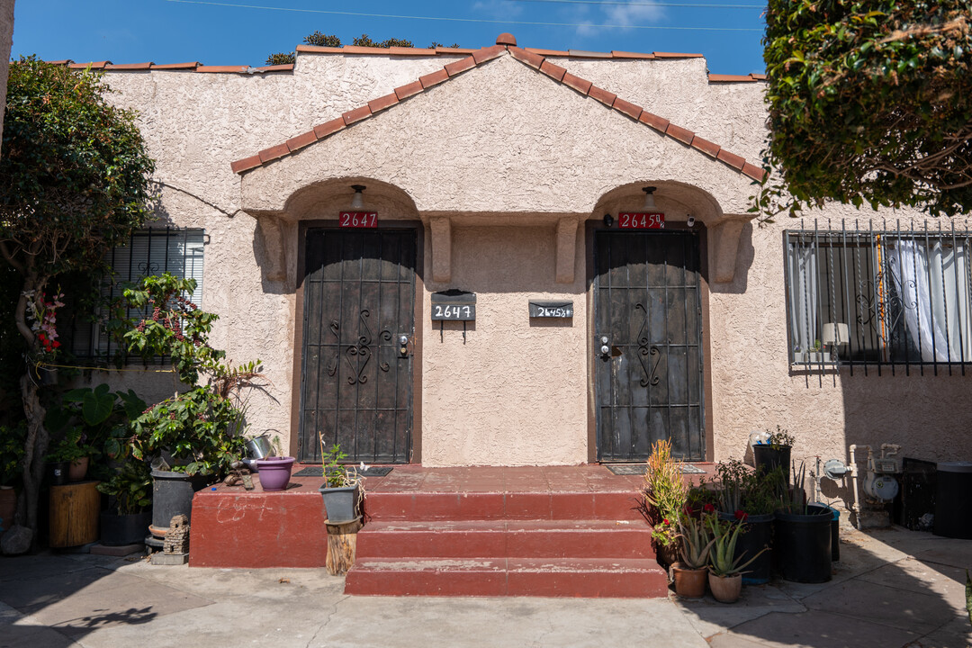 2643 S Budlong Ave in Los Angeles, CA - Building Photo