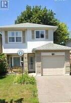 8 Roscoe Rd in Toronto, ON - Building Photo