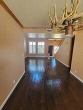 28045 Magic Mountain Ln in Santa Clarita, CA - Foto de edificio - Building Photo