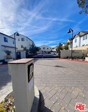 13 Bedford Ct in Arcadia, CA - Building Photo - Building Photo