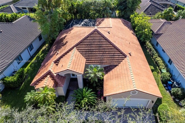 2724 Oakbrook Dr in Weston, FL - Building Photo - Building Photo