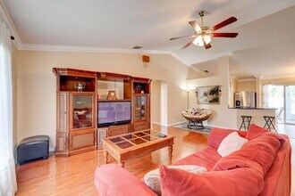 1838 SE Genaro Terrace in Port St. Lucie, FL - Foto de edificio - Building Photo