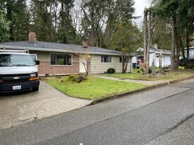 4530 151st Ave SE in Bellevue, WA - Building Photo