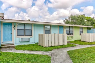 Meadowdale Apartments in Melbourne, FL - Building Photo - Building Photo