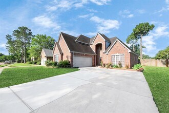 5723 Whitemills Dr in Houston, TX - Building Photo - Building Photo