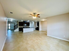 107 Tranquilo Dr in Laredo, TX - Building Photo - Building Photo