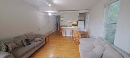 119 Stewart Ave, Unit 2 in Ithaca, NY - Foto de edificio - Building Photo