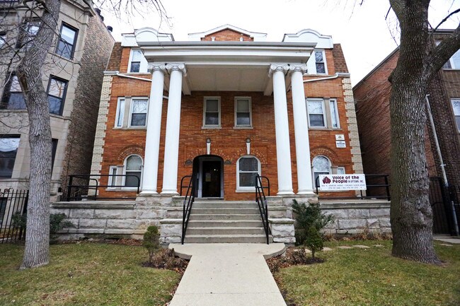 Sunnyside Kenmore Apartments in Chicago, IL - Building Photo - Building Photo