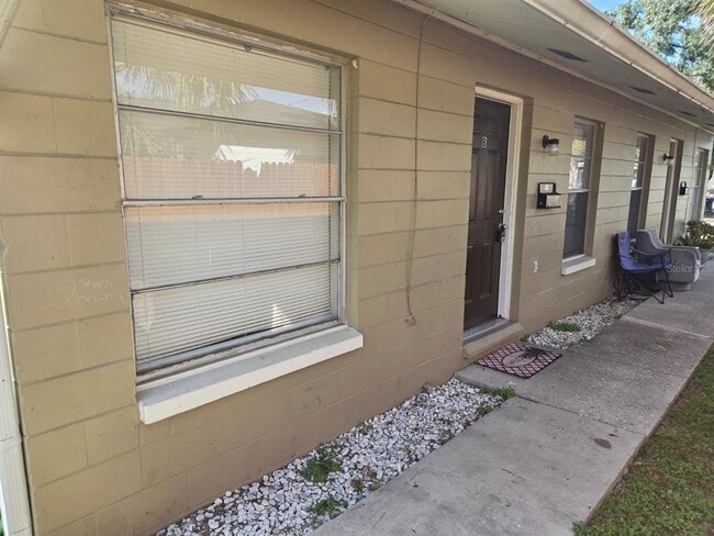 2322 W St John St in Tampa, FL - Building Photo - Building Photo