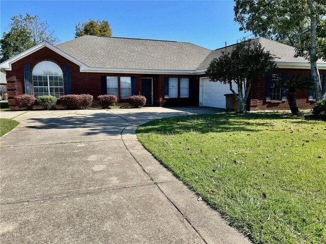 5463 Henning Dr W in Mobile, AL - Building Photo - Building Photo