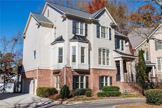 1012 Madeline Ln in Atlanta, GA - Building Photo - Building Photo