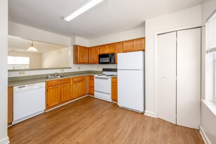 Burnt Mills Crossing in Silver Spring, MD - Building Photo