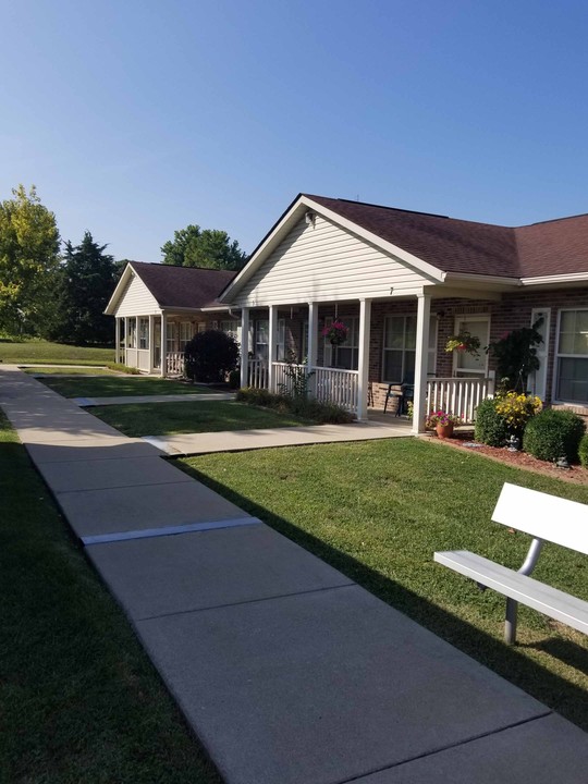 Meadow Woods Apartments in Warrenton, MO - Building Photo