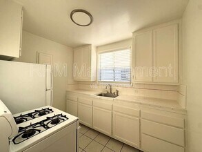 7030 La Tijera Blvd in Los Angeles, CA - Building Photo - Building Photo