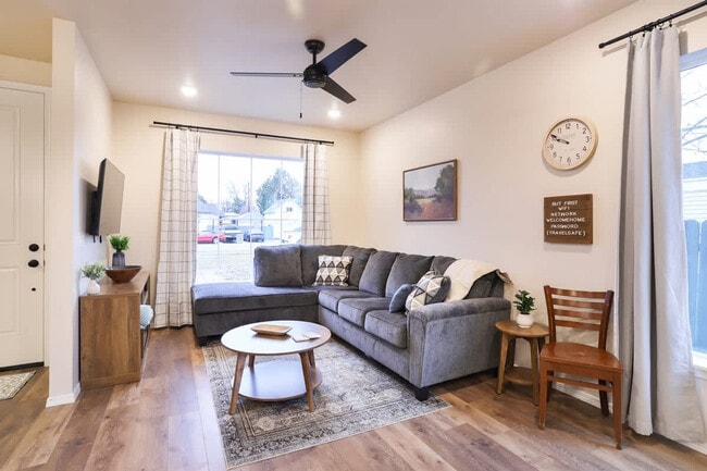 property at 609 N Kimball Ave