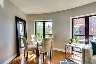 350 W Belden Ave in Chicago, IL - Building Photo - Building Photo