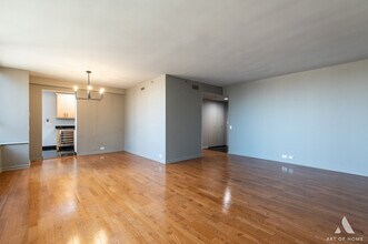400 E Ohio St, Unit 2302 in Chicago, IL - Building Photo - Building Photo