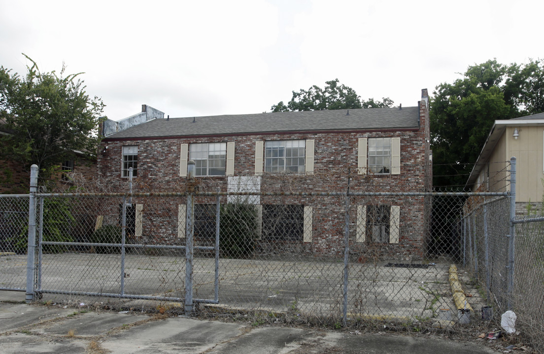 680 N Donmoor Ave in Baton Rouge, LA - Building Photo