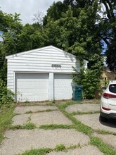 2112 S Pennsylvania Ave in Lansing, MI - Building Photo - Building Photo