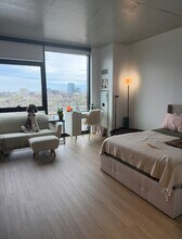 225 N Elizabeth St, Unit 714 in Chicago, IL - Building Photo - Building Photo