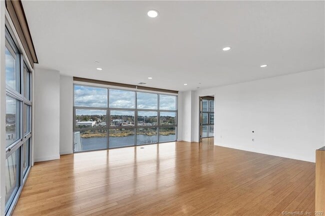 33 N Water St in Norwalk, CT - Building Photo - Building Photo