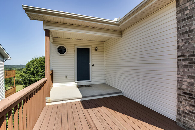 513 Cimarron Cir in Loudon, TN - Foto de edificio - Building Photo