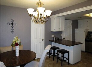 1712 Gladstone Terrace in The Village, OK - Building Photo - Building Photo