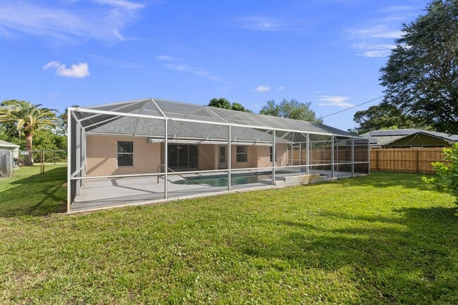 2466 SE Renick Ave in Port St. Lucie, FL - Building Photo - Building Photo