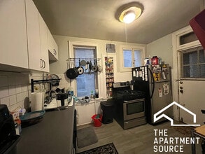 2421 W Lunt Ave in Chicago, IL - Building Photo - Building Photo