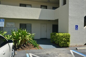 200 International Dr in Cape Canaveral, FL - Foto de edificio - Building Photo