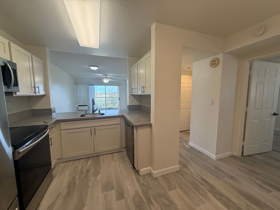 3075 Ala Poha Pl in Honolulu, HI - Building Photo