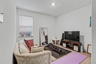 812 Carmen St in Forney, TX - Building Photo - Building Photo